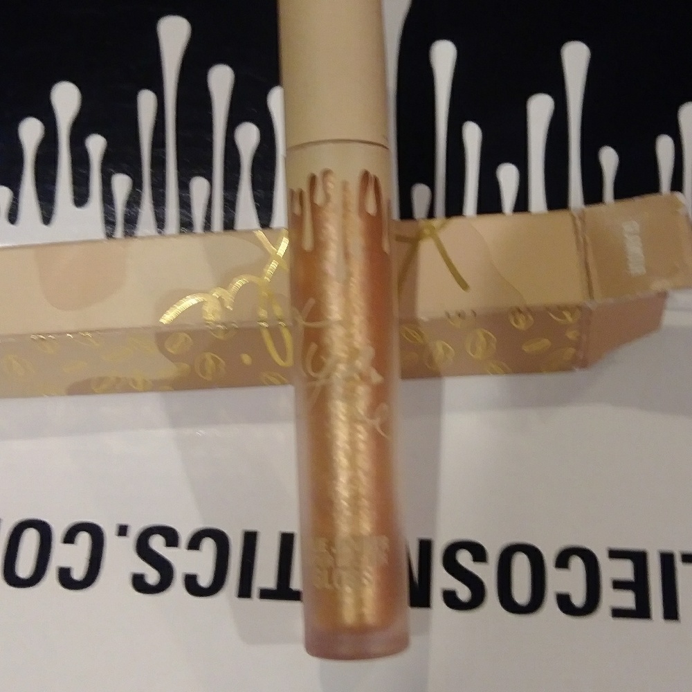 Kylie Cosmetics Vacation collection - Picture 2 of 8